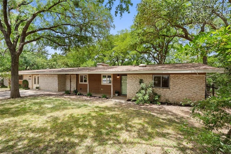 Property photo for 2700 Saratoga DR, Austin, TX